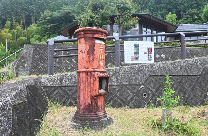 国策ポスト」が静かに伝える戦中の空気 三重で初公開 全国10基 | 毎日新聞