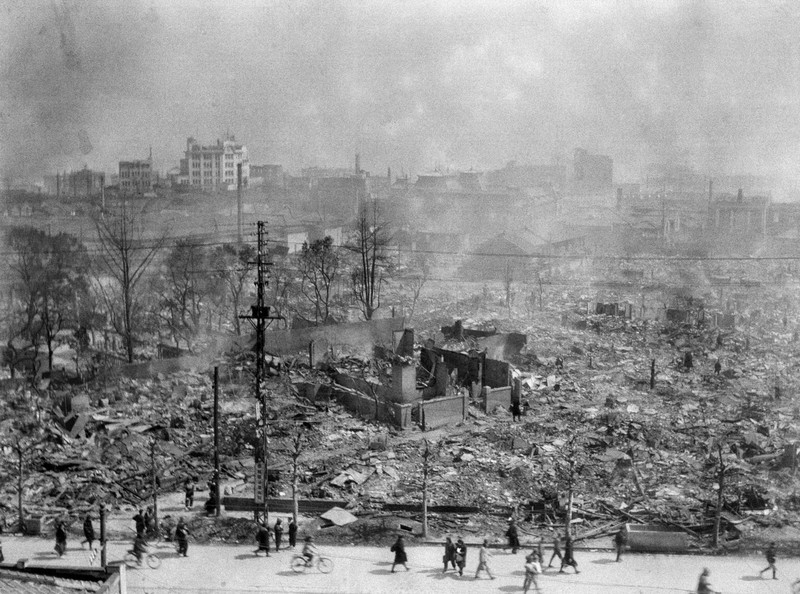ffh号外新聞 戦時中 日中戦争 広東攻略 激レア 福寿火災 号外 風呂敷 写真＞空襲の中でも「逃げるな、火を消せ」 国策が生んだ悲劇 [写真