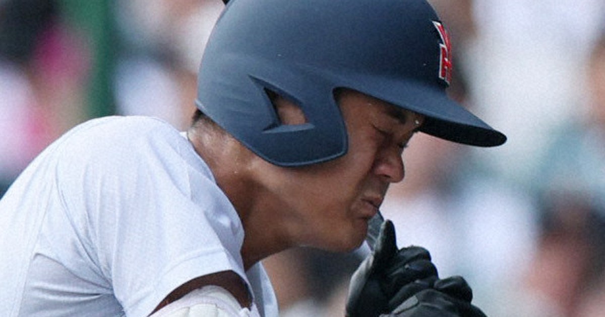 横浜・阿部葉太に頭部死球　守備に戻りスタンドから拍手　夏の甲子園