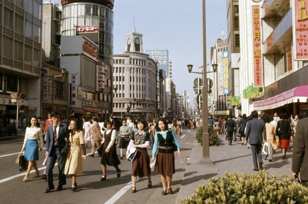 Photos of Japan in 1945 and 2025 show transformation 80 years