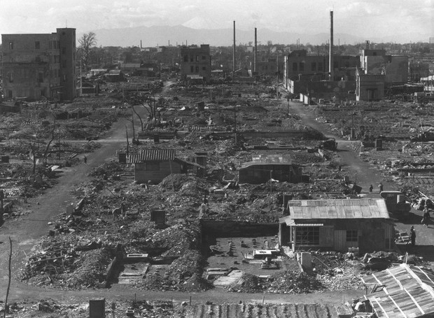 Photos of Japan in 1945 and 2025 show transformation 80 years