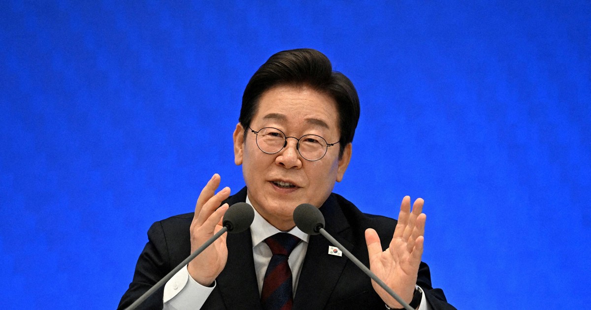 韓国大統領「日本とは共生、協力の道模索」 光復節で初の演説 | 毎日新聞