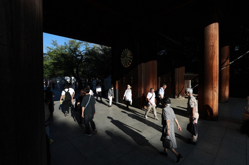 戦後80年 8月15日の靖国神社 [写真特集1/14] | 毎日新聞