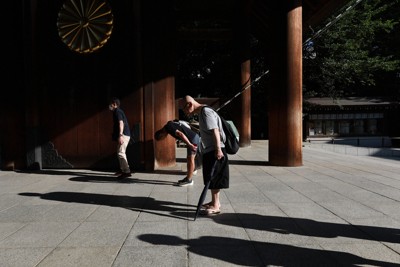 8.15ルポ 靖国神社、「厳粛」と「喧噪」の一日 | 毎日新聞