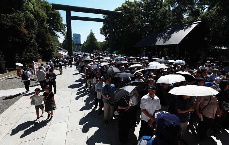 戦後80年 8月15日の靖国神社 [写真特集1/14] | 毎日新聞