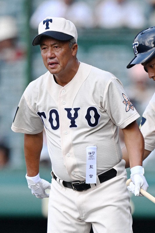 東洋大姫路・岡田監督 14年ぶりの夏の甲子園2勝「長かった」 | 毎日新聞