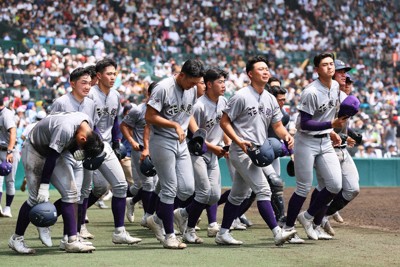 全国高校野球 花巻東 猛追届かず 10安打、超美技に沸く ／岩手