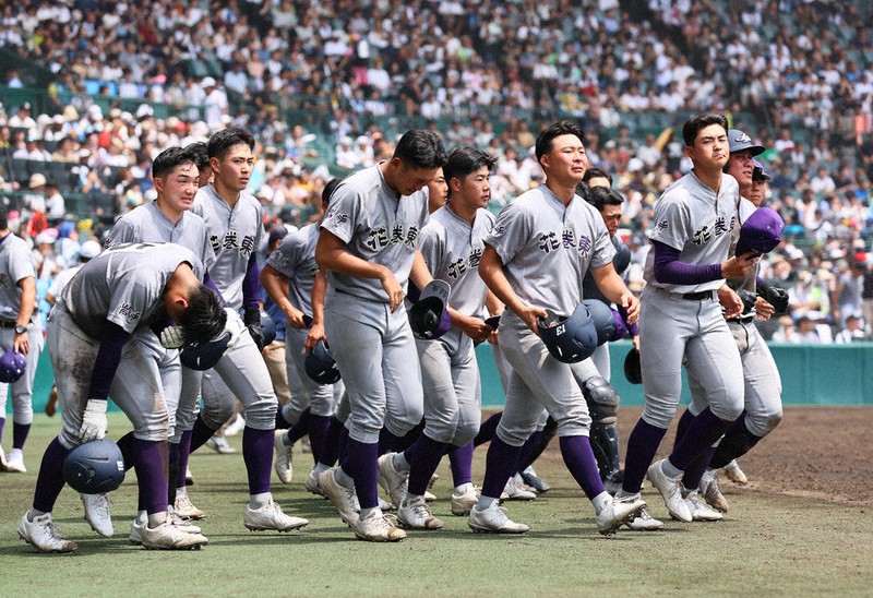 全国高校野球 花巻東 猛追届かず 10安打、超美技に沸く ／岩手 | 毎日新聞