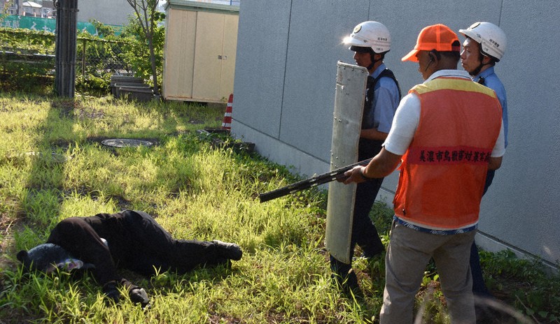 目撃したらそっと退避を」 クマ出没対応訓練 関署など 捕獲手順を確認