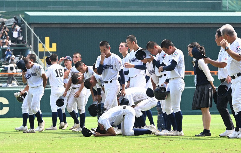 全国高校野球 聖隷、一歩及ばず 西短に惜敗 「必ず戻ってくる」 ／静岡