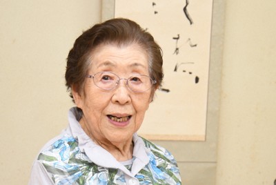 「戦争はいかん」と訴える伊藤サチ子さん＝松山市で2025年7月18日午後6時2分、狩野樹理撮影
