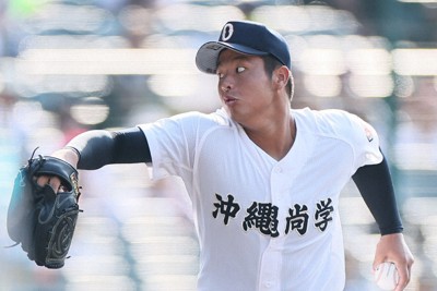 沖縄尚学が2年ぶり準々決勝進出 仙台育英に勝利 夏の甲子園 | 毎日新聞