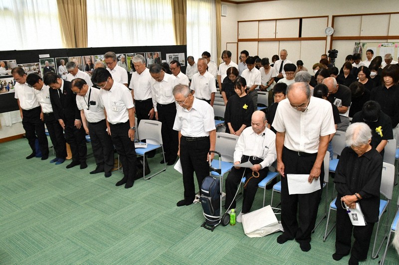 旧満州で集団自決の犠牲者ら悼む 石破首相も追悼文 兵庫・豊岡 | 毎日新聞