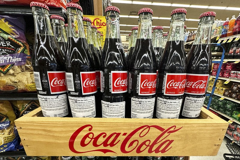 新コーラ、トランプ氏「甘い」思惑 果糖→砂糖で健康？製糖業に配慮か