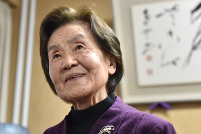 記者の質問に答える杉内寿子八段＝東京都千代田区の日本棋院で2019年3月7日、竹内紀臣撮影