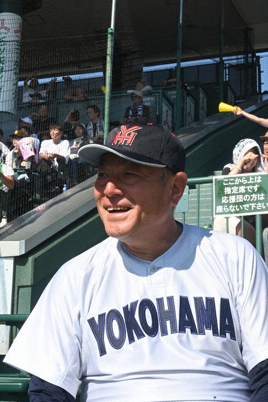 全国高校野球 横浜激闘「春夏」逃す 延長十一回、粘り及ばず ／神奈川