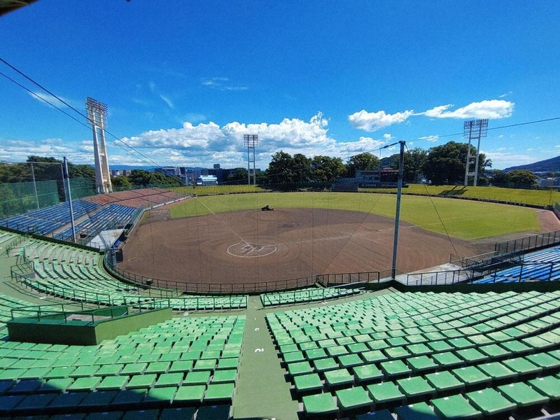 熊本の甲子園」藤崎台に移転案 老朽化、悩む地方球場 王さん現役