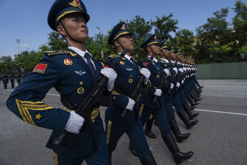 中国、抗日戦争勝利記念の軍事パレード前に訓練 一部メディアに公開