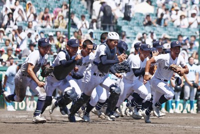沖縄尚学、初の決勝までの軌跡を一気読み 夏の甲子園 | 毎日新聞