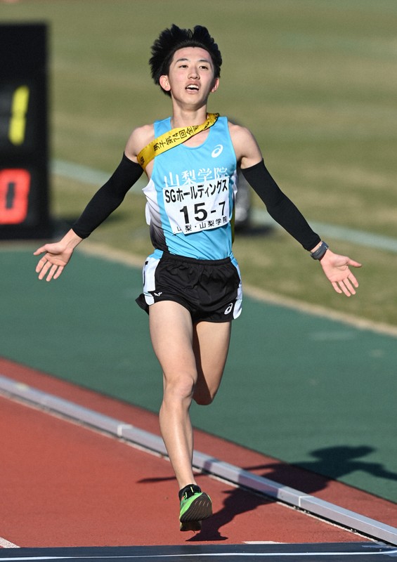 山梨学院の水色ユニホーム「C2Cブルー」とは？ 夏の甲子園 [写真特集1