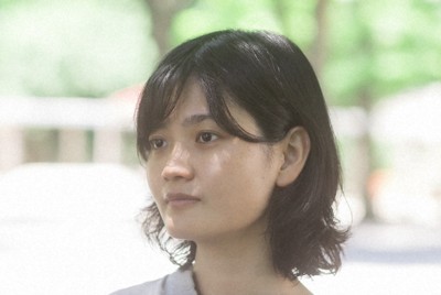 埼玉県桶川市で国語専門塾も運営している詩人の向坂くじらさん＝宇壽山貴久子さん撮影、本人提供