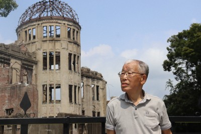 楮山ヒロ子さんと中学で同級生だった寺田正弘さん＝広島市中区で2025年8月20日午前10時29分、安徳祐撮影
