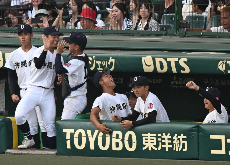 車が消える国道58号 沖縄はなぜ高校野球が特別？ 夏の甲子園 | 毎日新聞