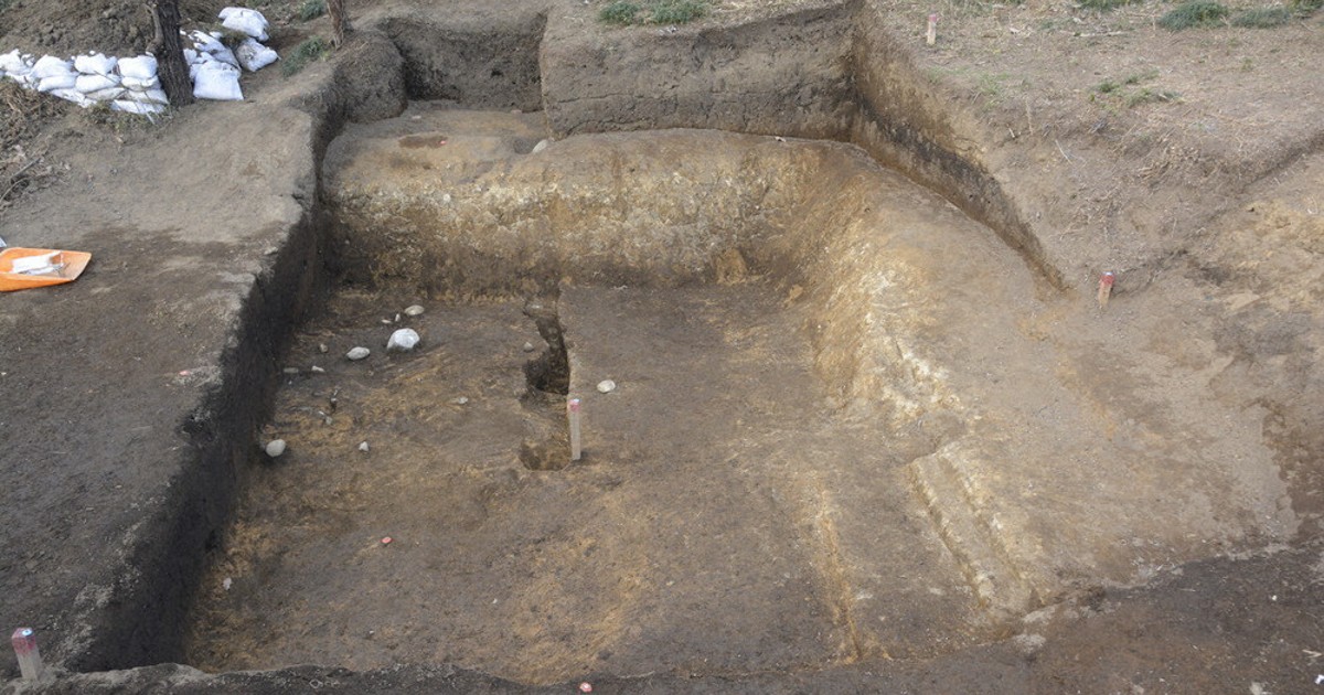 上侍塚北古墳 初の発掘成果紹介 「展示見て現地散策を」 ほぼ完形「有