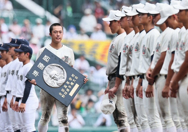 全国高校野球 日大三、健闘及ばず 準Vに大きな拍手 ／東京 | 毎日新聞