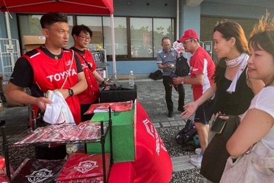 第96回都市対抗野球：「ミスター社会人野球」がグッズ販売 トヨタ副