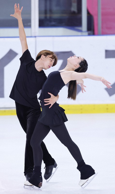 東京夏季フィギュアスケート大会 アイスダンス [写真特集5/18] | 毎日新聞
