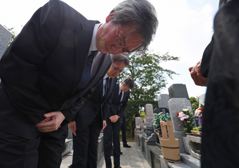 大川原化工機」冤罪事件、亡くなった元顧問の墓前で警視庁副総監らが