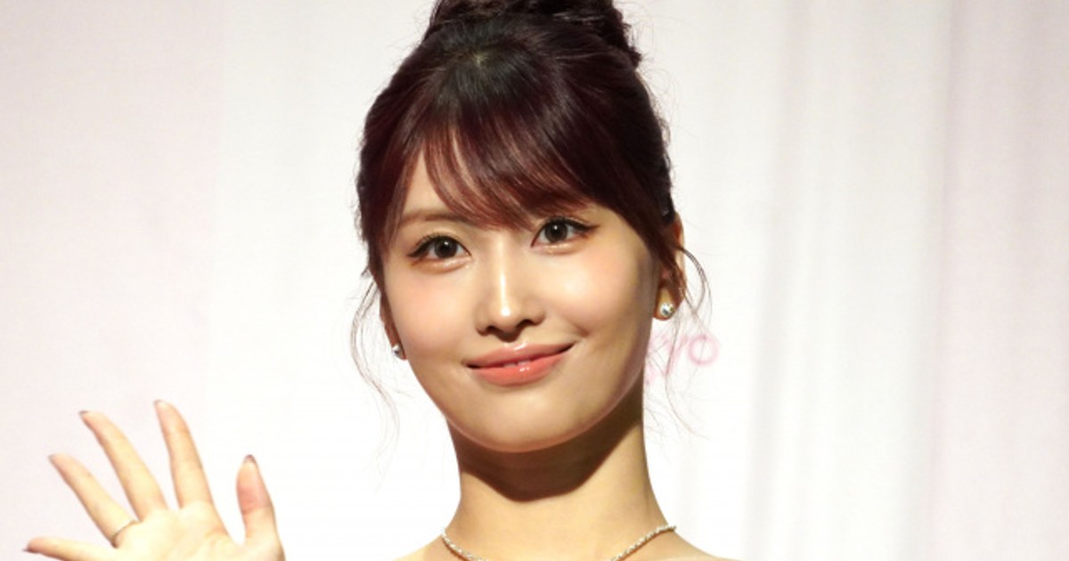 momoさんの笑顔 ORICON NEWS：TWICE・MOMO、“斬新”プレゼントに思わず笑顔