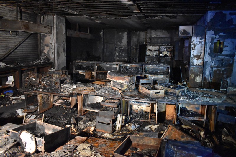 出火原因は「コンセントへの差し込み不良」 埼玉・白岡市役所火災