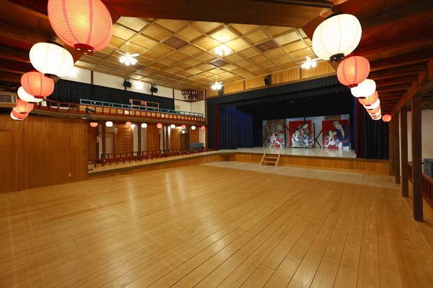 Retro Japan: Tokushima Pref. theater survives demolition plan
