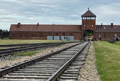 ビルケナウ強制収容所の跡地＝ポーランド南部で2025年7月11日、宮川裕章撮影