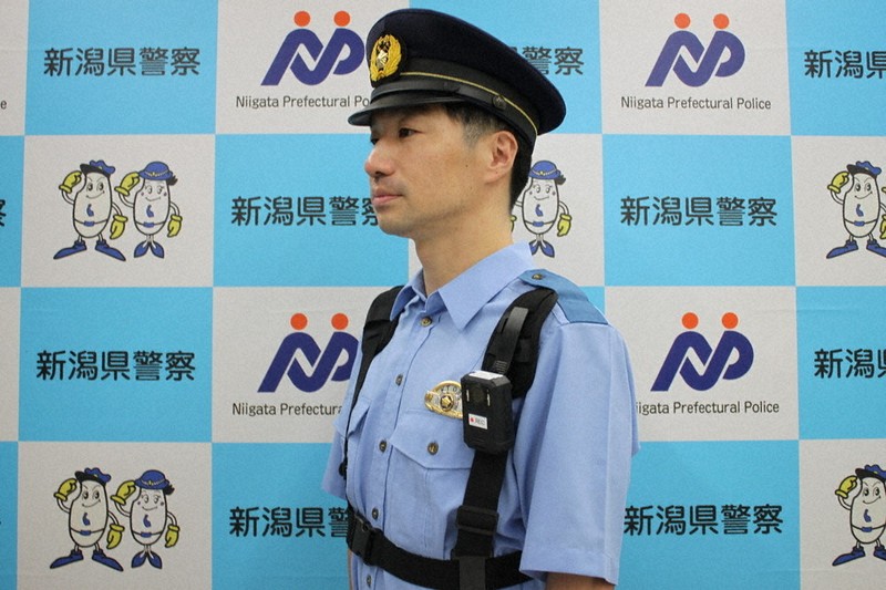 交通取り締まりで装着 胸元に「カメラ」 新潟西署など、9月から半年間