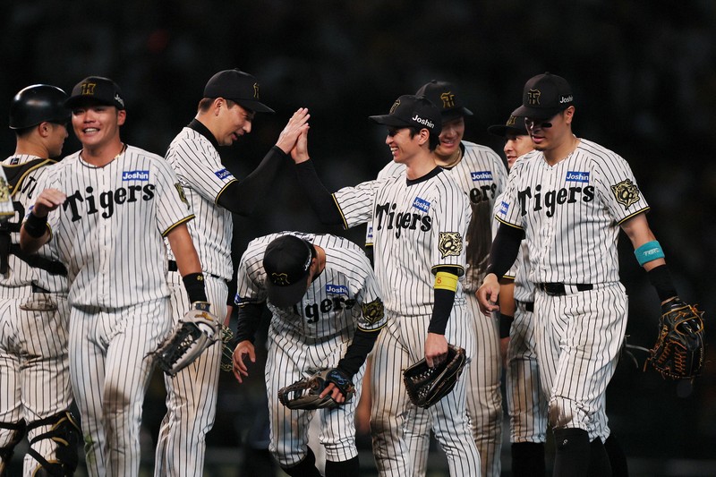 阪神－巨人 巨人に連勝、マジックは「7」 [写真特集1/26] | 毎日新聞