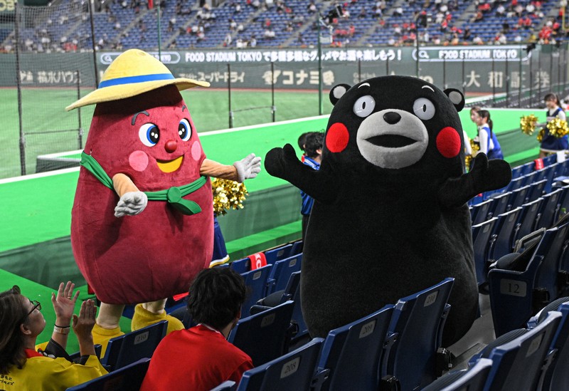 くまモン、からいもくんが共演 ステップで観客沸かせる 都市対抗