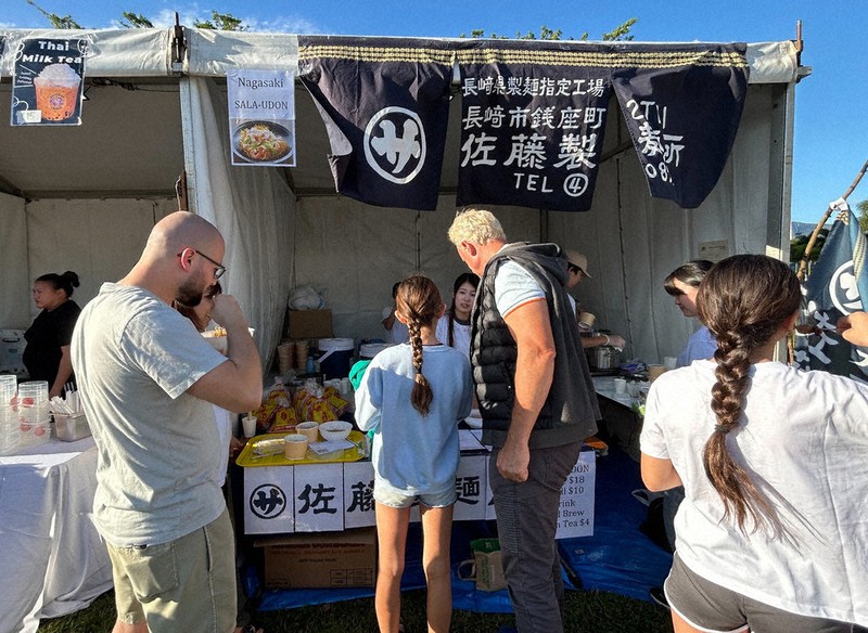 オーストラリアで盆踊り大会 長崎名物「皿うどん」600食完売 | 毎日新聞