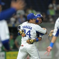 2005年　日本シリーズ公式球　２個 日本製鉄鹿島vsJR北海道クラブ（1回戦）都市対抗野球2025 [写真