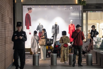 中国政府は消費促進に躍起（北京で2025年5月、Bloomberg）