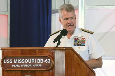 演説する米インド太平洋軍のパパロ司令官＝米ハワイ州真珠湾の埠頭で2025年9月2日、共同