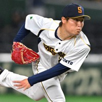 【姫路市（日本製鉄瀬戸内）－東京都（鷺宮製作所）】力投する東京都の先発・門間滉介＝東京ドームで2025年9月3日、西夏生撮影