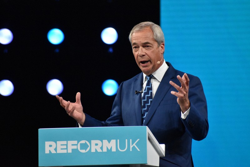 政権奪取への「準備」訴え 英で支持率首位、反移民リフォーム党大会