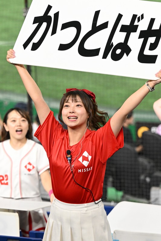 日本生命の応援団（準決勝）都市対抗野球2025 [写真特集1/41] | 毎日新聞