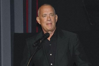 トム・ハンクスさん授賞式中止に　政治的な配慮、働いた可能性も