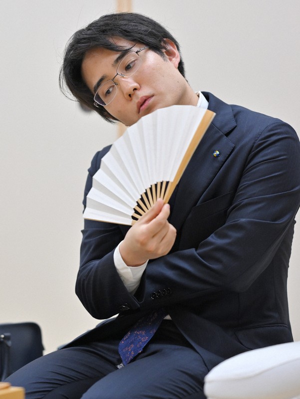 将棋A級順位戦 佐藤天彦九段対佐々木勇気八段 [写真特集1/16] | 毎日新聞