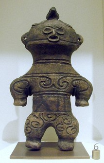A dogu figurine of the Jomon period. (Public domain) 