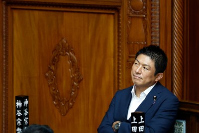 参政党の経済政策は、将来の国民負担増と引き換えに、現在の手取りを増やすに過ぎない（同党の神谷宗幣代表）　Bloomberg